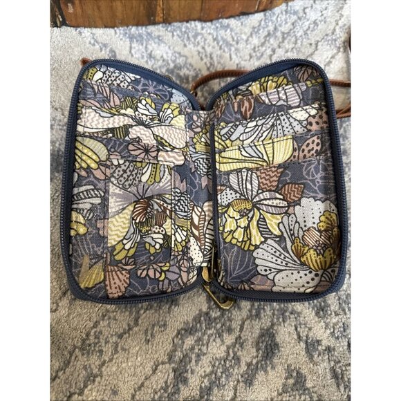 Sakroots Shadow Flower Power Coated Canvas Wristlet Crossbody Zip Around Phone - Picture 8 of 9
